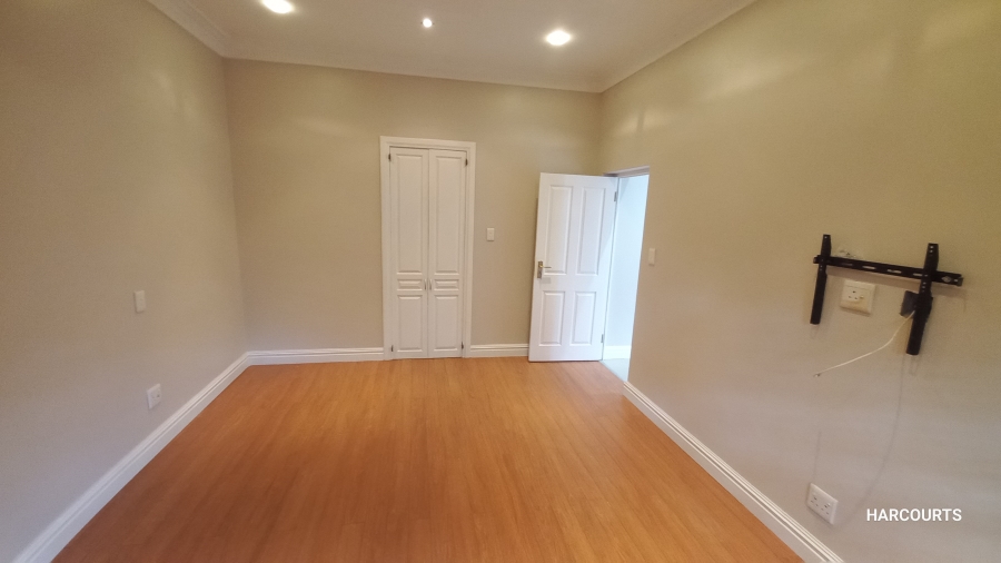 To Let 1 Bedroom Property for Rent in Lansdowne Western Cape